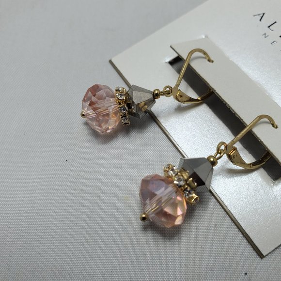 ALI KHAN  imperial mauve gold french wire with rhinestone spacer earring - Picture 4 of 6